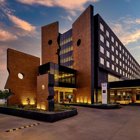 Essentia Luxury Hotel อินดอร์ ภายนอก รูปภาพ