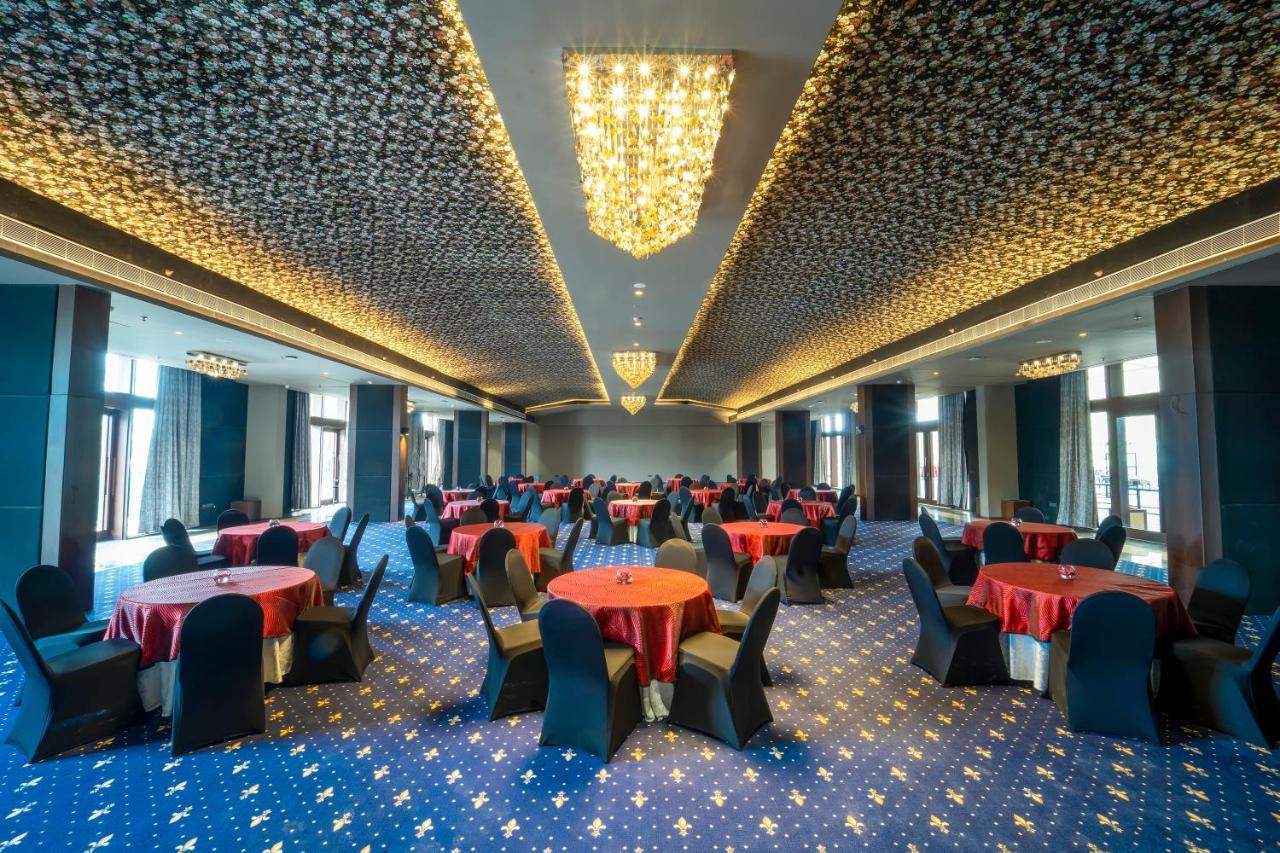Essentia Luxury Hotel อินดอร์ ภายนอก รูปภาพ