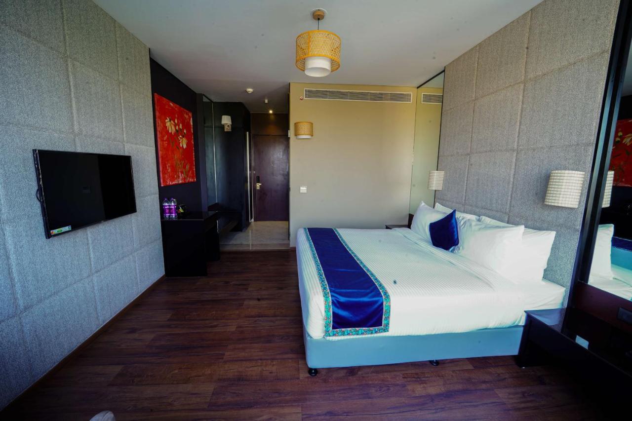 Essentia Luxury Hotel อินดอร์ ภายนอก รูปภาพ