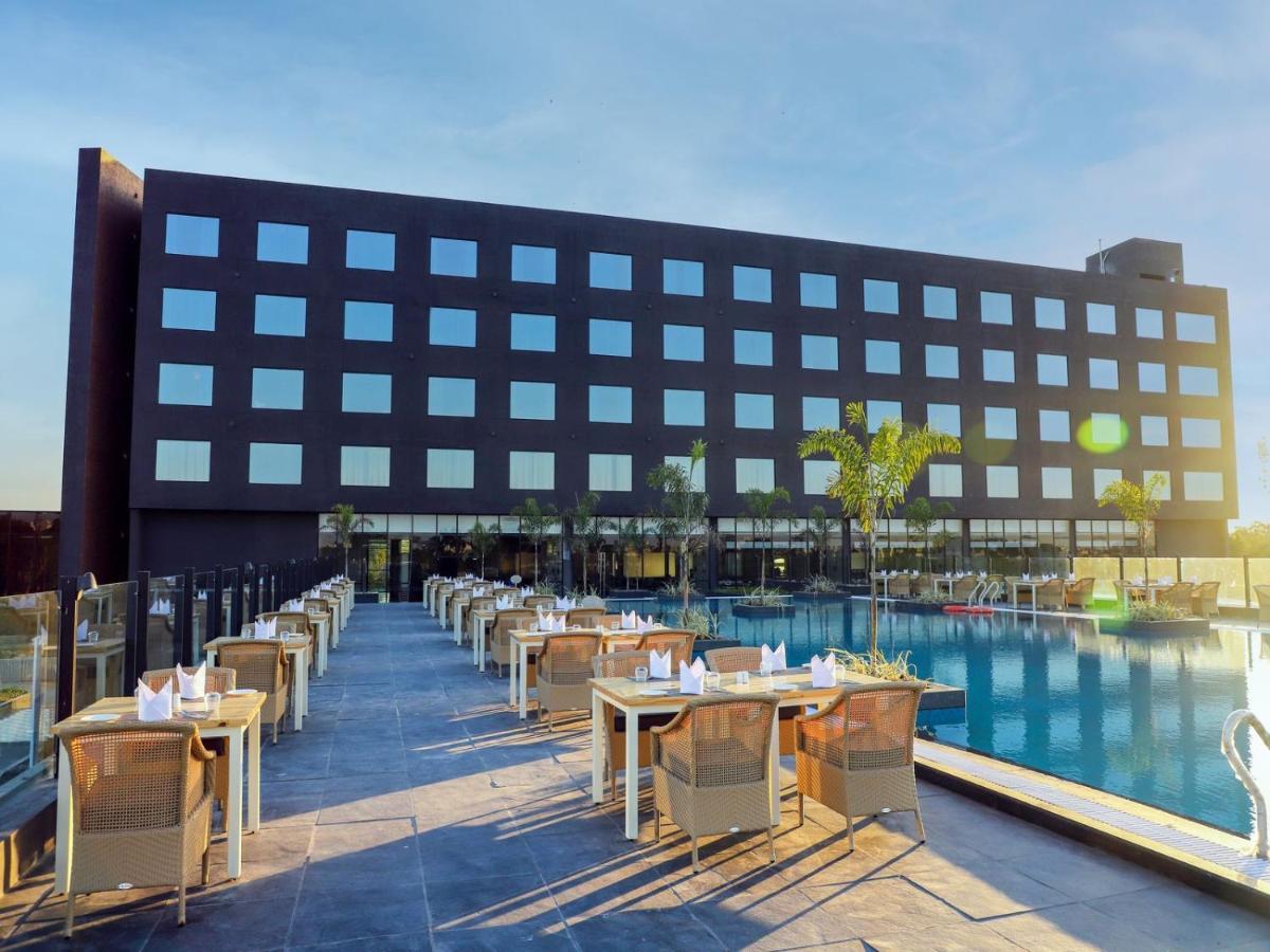 Essentia Luxury Hotel อินดอร์ ภายนอก รูปภาพ