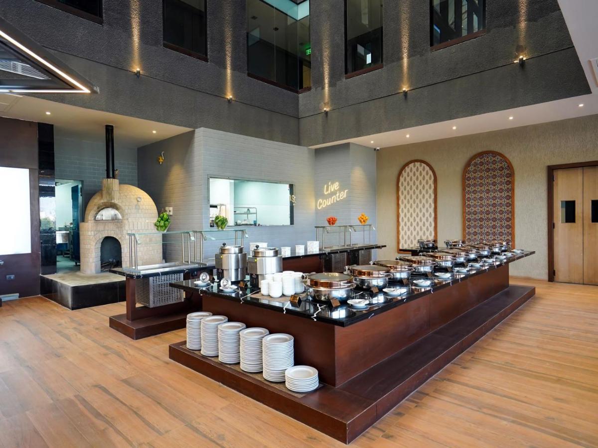 Essentia Luxury Hotel อินดอร์ ภายนอก รูปภาพ