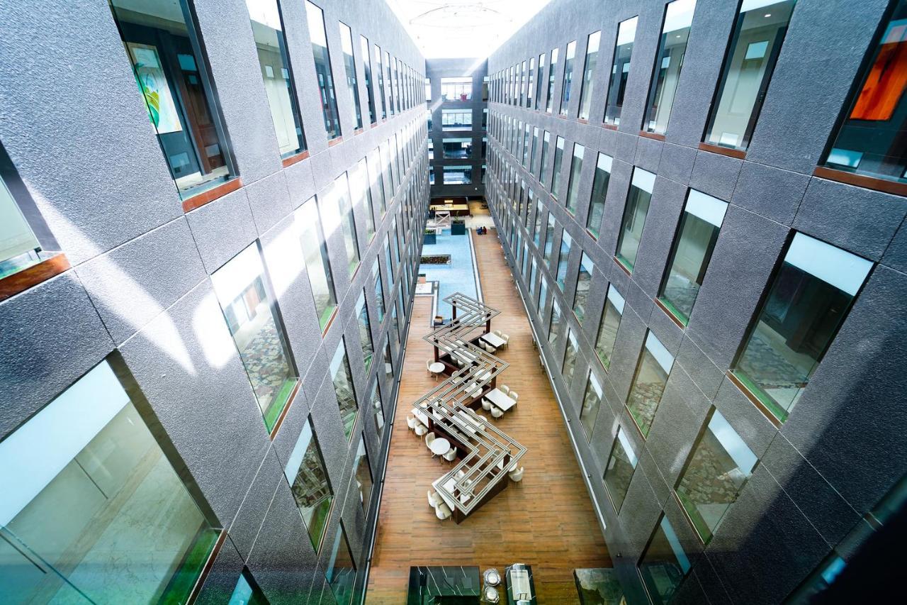 Essentia Luxury Hotel อินดอร์ ภายนอก รูปภาพ