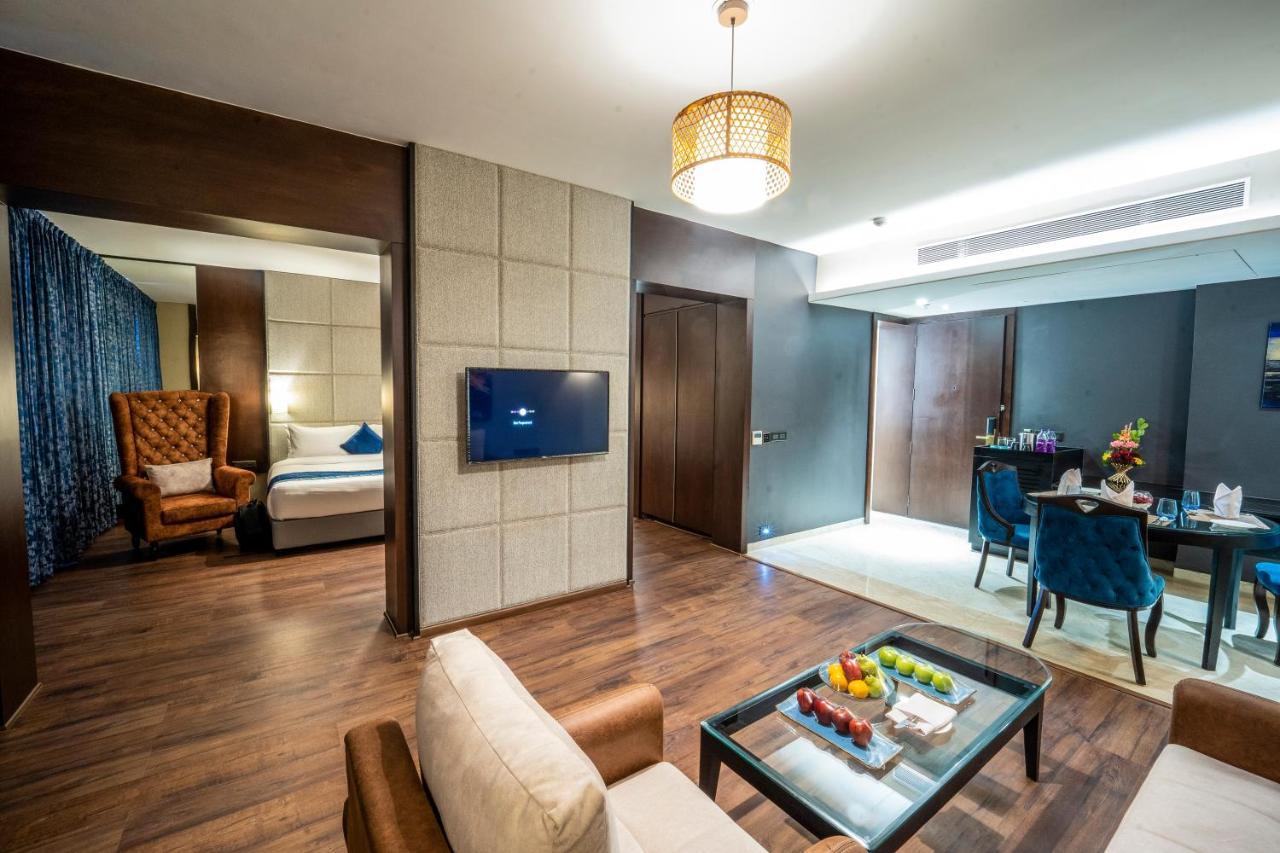 Essentia Luxury Hotel อินดอร์ ภายนอก รูปภาพ