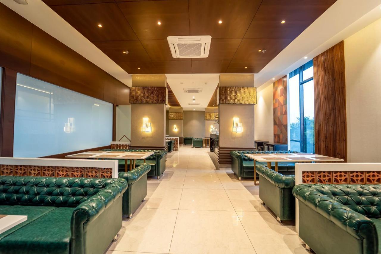 Essentia Luxury Hotel อินดอร์ ภายนอก รูปภาพ