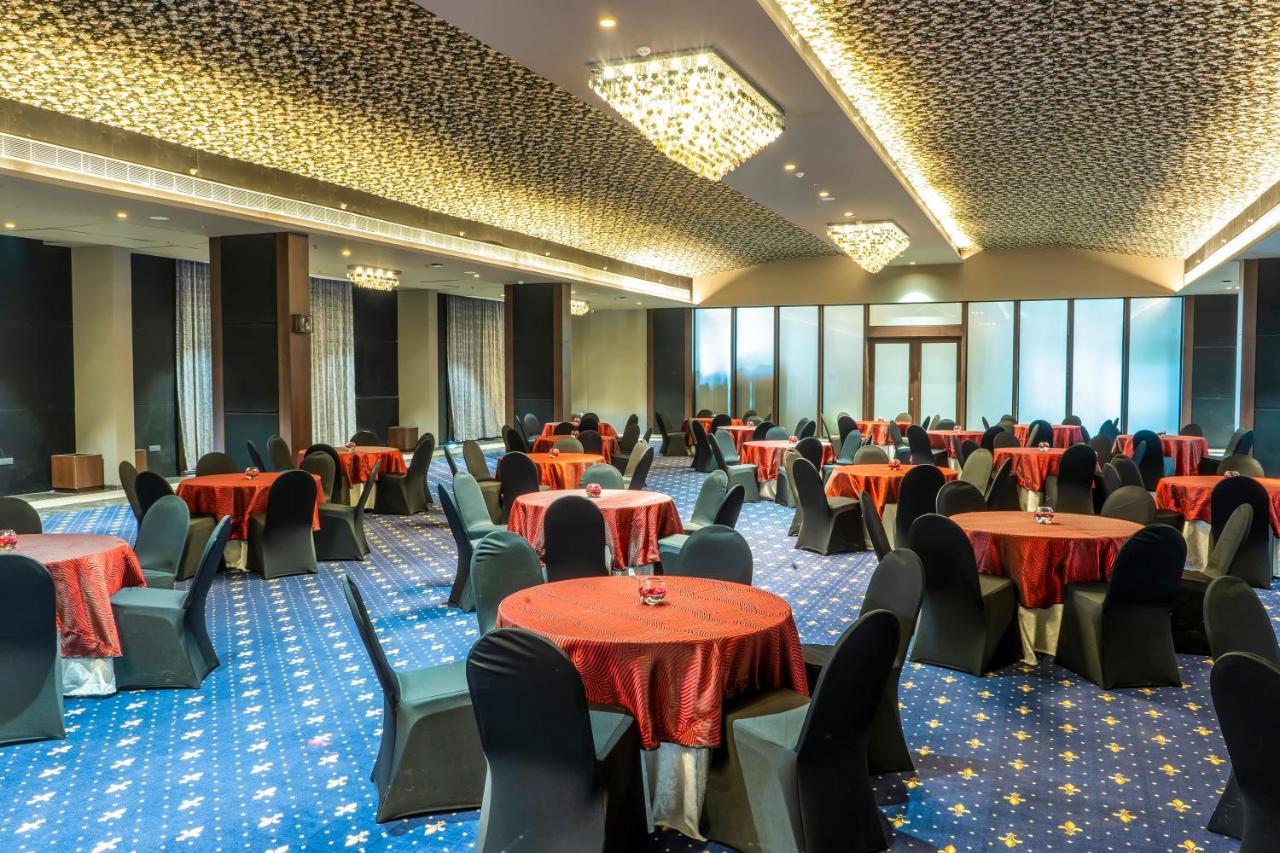 Essentia Luxury Hotel อินดอร์ ภายนอก รูปภาพ