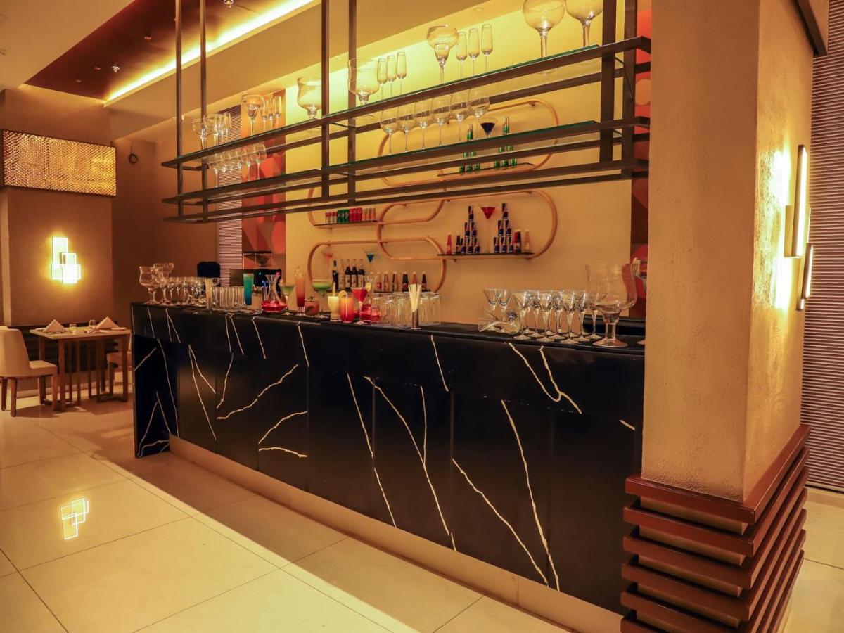 Essentia Luxury Hotel อินดอร์ ภายนอก รูปภาพ
