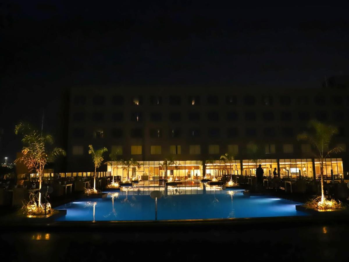 Essentia Luxury Hotel อินดอร์ ภายนอก รูปภาพ