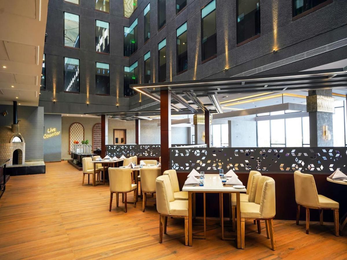 Essentia Luxury Hotel อินดอร์ ภายนอก รูปภาพ