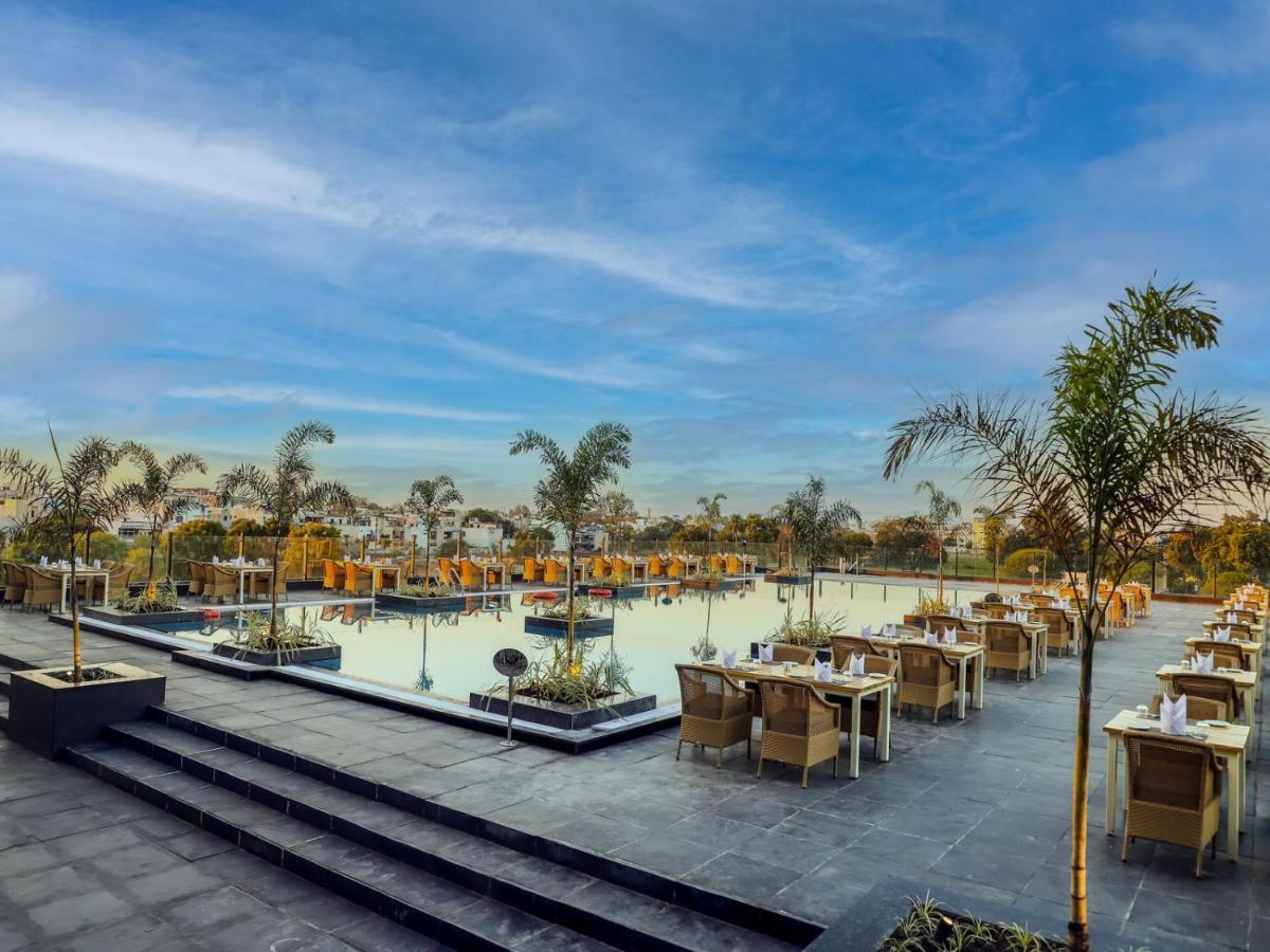 Essentia Luxury Hotel อินดอร์ ภายนอก รูปภาพ