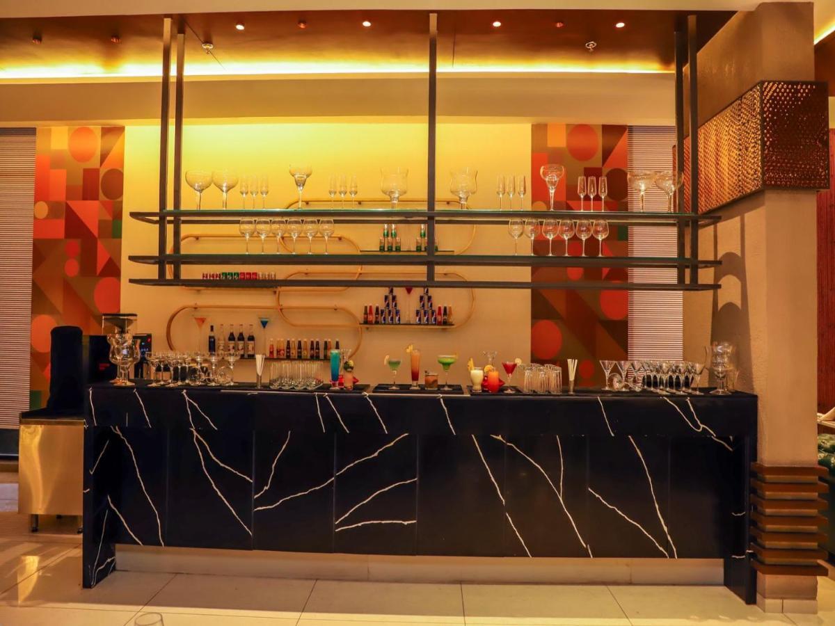 Essentia Luxury Hotel อินดอร์ ภายนอก รูปภาพ