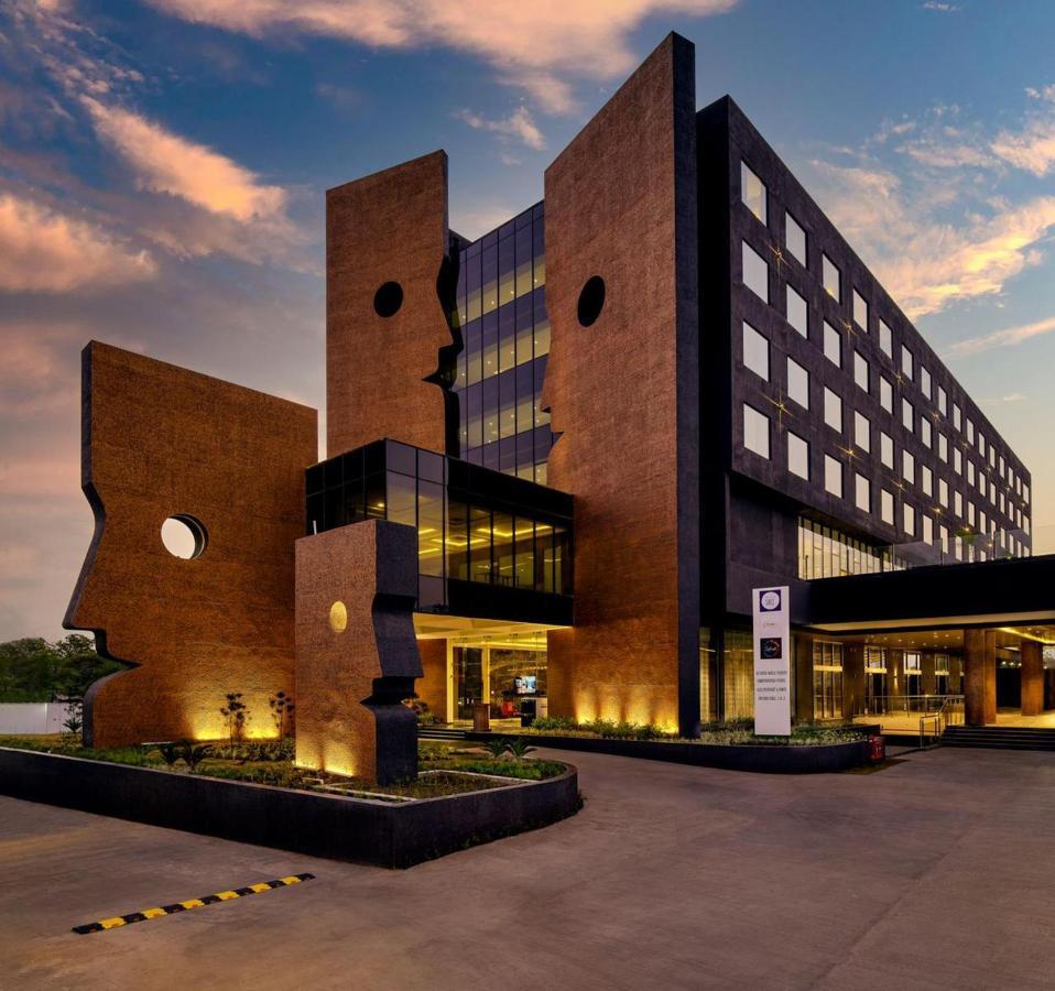 Essentia Luxury Hotel อินดอร์ ภายนอก รูปภาพ