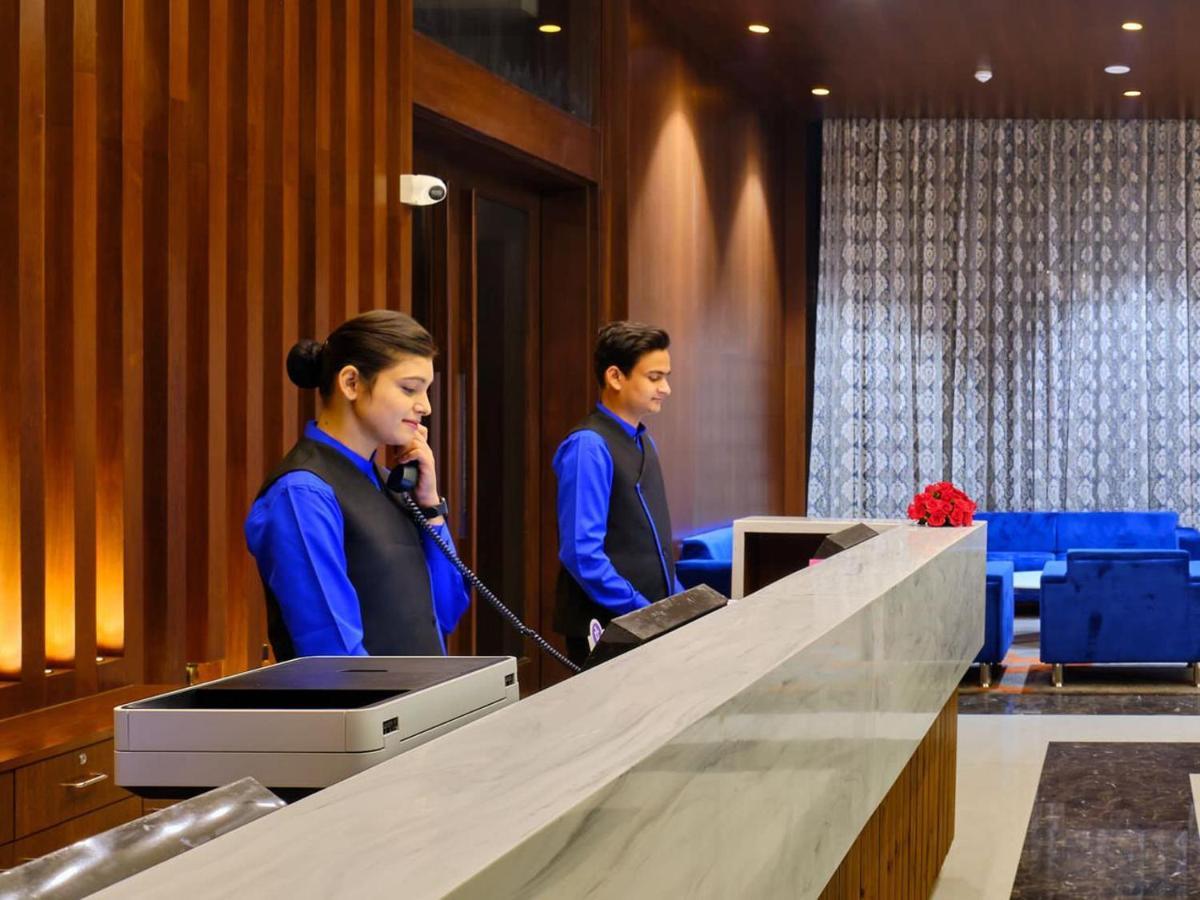 Essentia Luxury Hotel อินดอร์ ภายนอก รูปภาพ