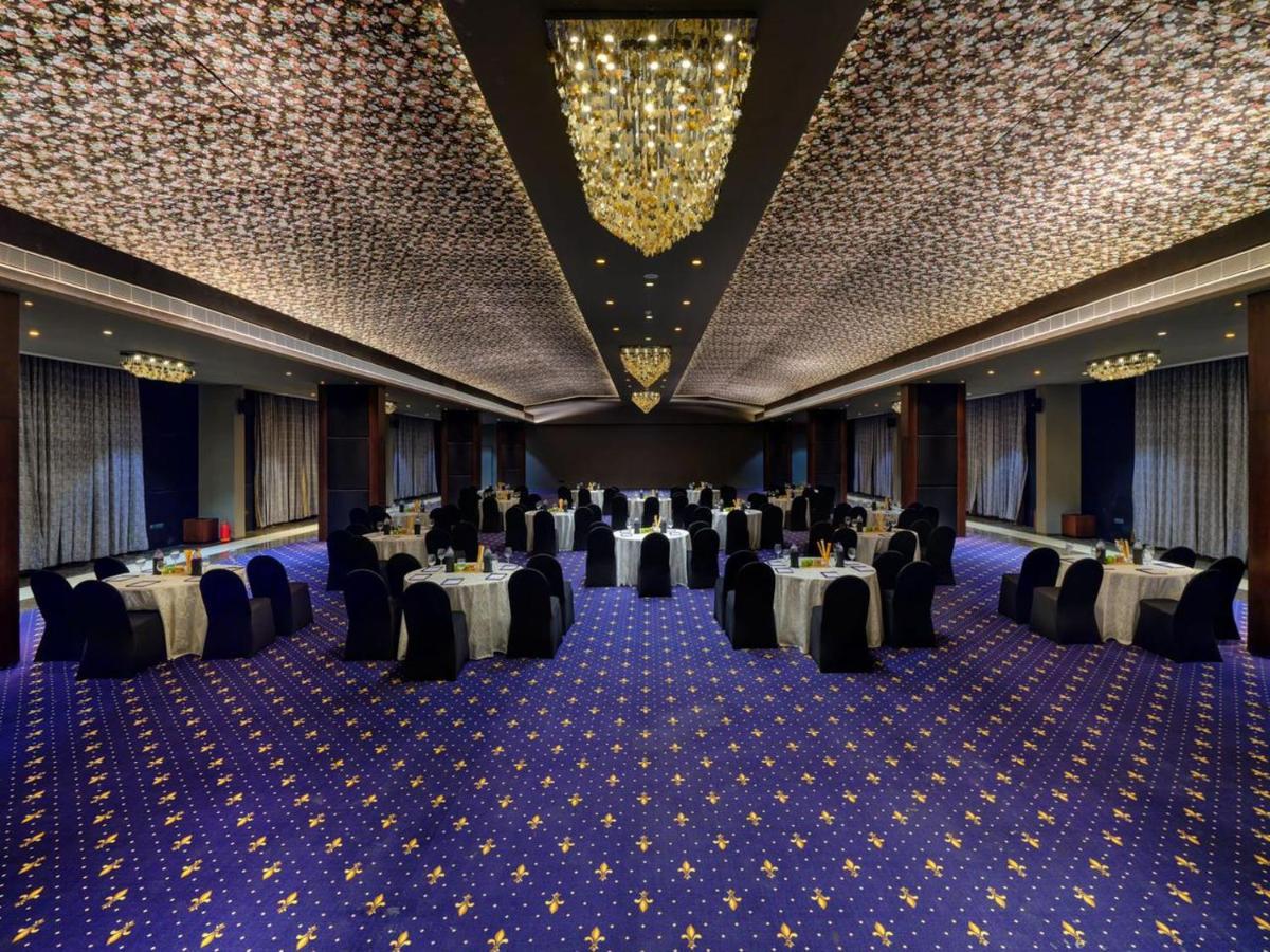 Essentia Luxury Hotel อินดอร์ ภายนอก รูปภาพ