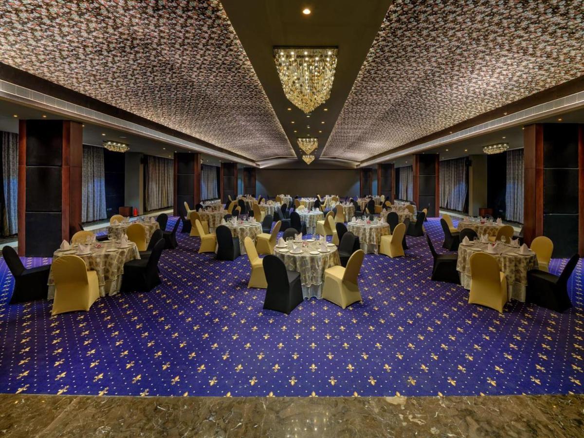 Essentia Luxury Hotel อินดอร์ ภายนอก รูปภาพ