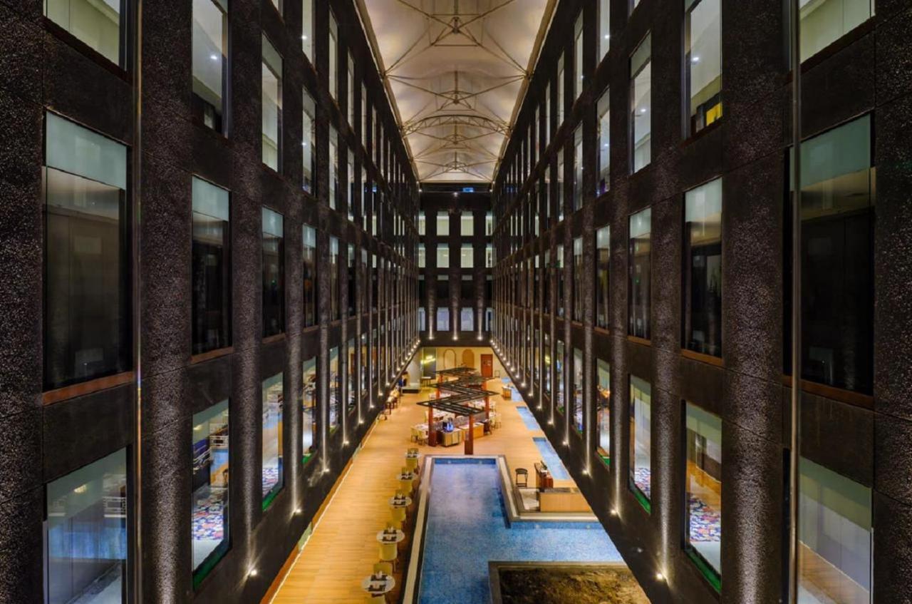 Essentia Luxury Hotel อินดอร์ ภายนอก รูปภาพ